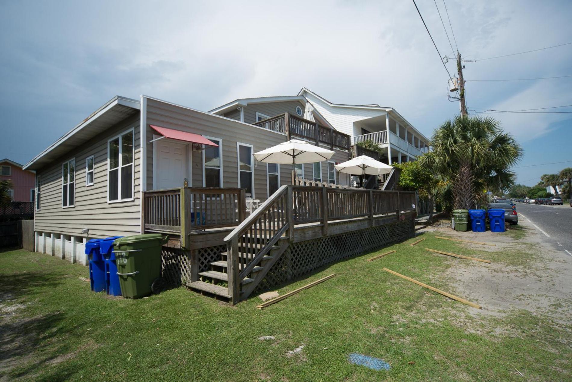 Salty Shack Unit C - Salty Shack - Dog Friendly Home - Across From The Beach - Central Location! Folly Beach Rum bild